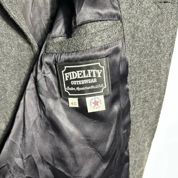 Vintage Wool Tweed Fidelity Men’s Charcoal Trench Coat size 40

B8 - Picture 2 of 4